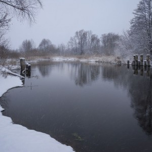 Первый снег: свинцовые воды